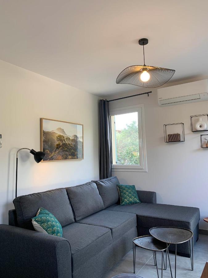 Le Cabanon De Livia Avec Piscine Privee Villa Cucuron Eksteriør bilde