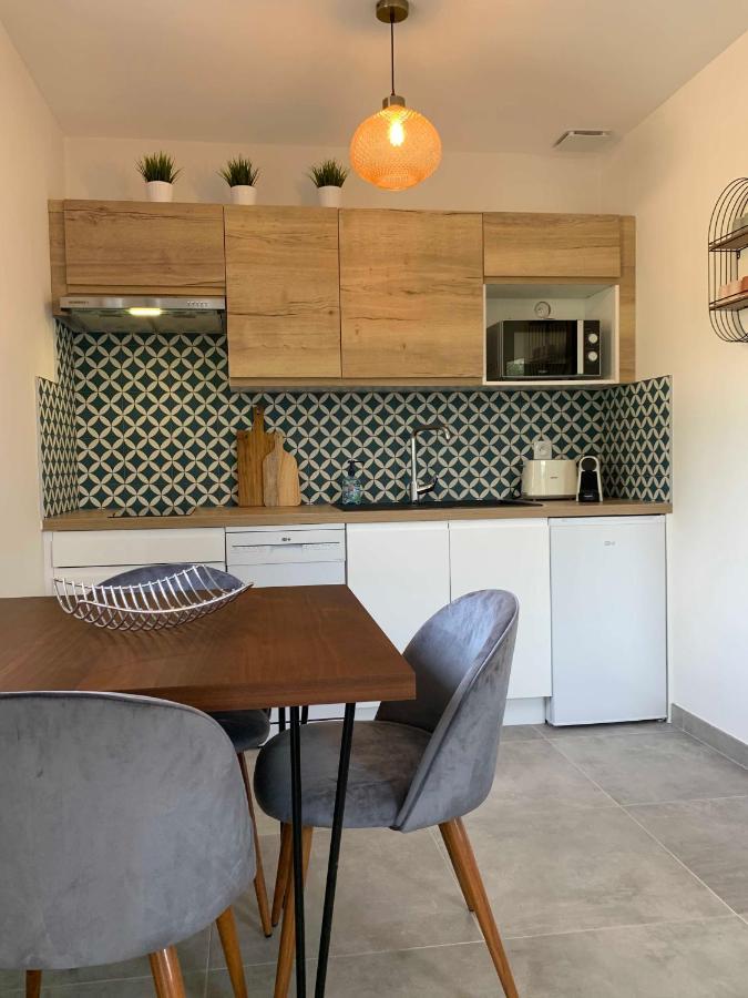 Le Cabanon De Livia Avec Piscine Privee Villa Cucuron Eksteriør bilde