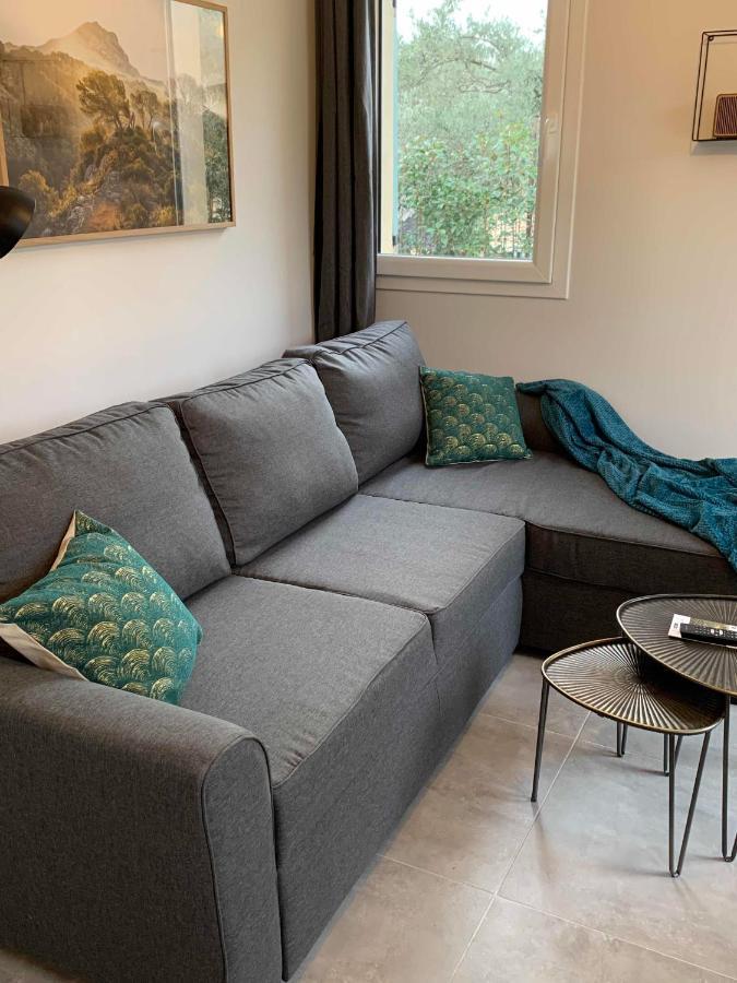 Le Cabanon De Livia Avec Piscine Privee Villa Cucuron Eksteriør bilde