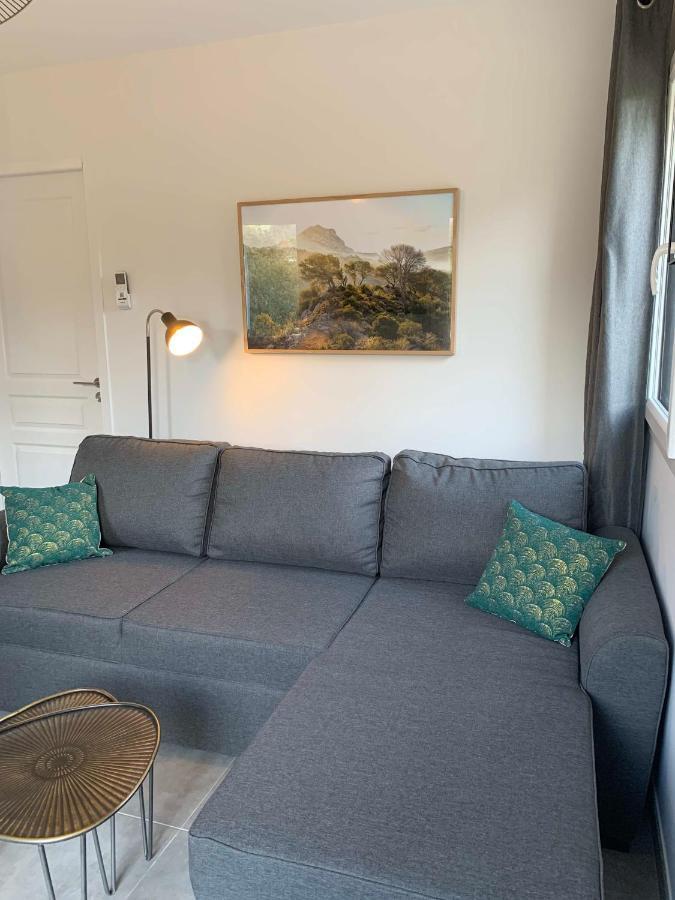 Le Cabanon De Livia Avec Piscine Privee Villa Cucuron Eksteriør bilde